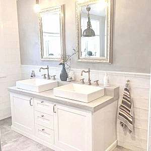 Açık Renk Banyo Dolabı ve Mobilyası 300x300 - Banyo Dolapları